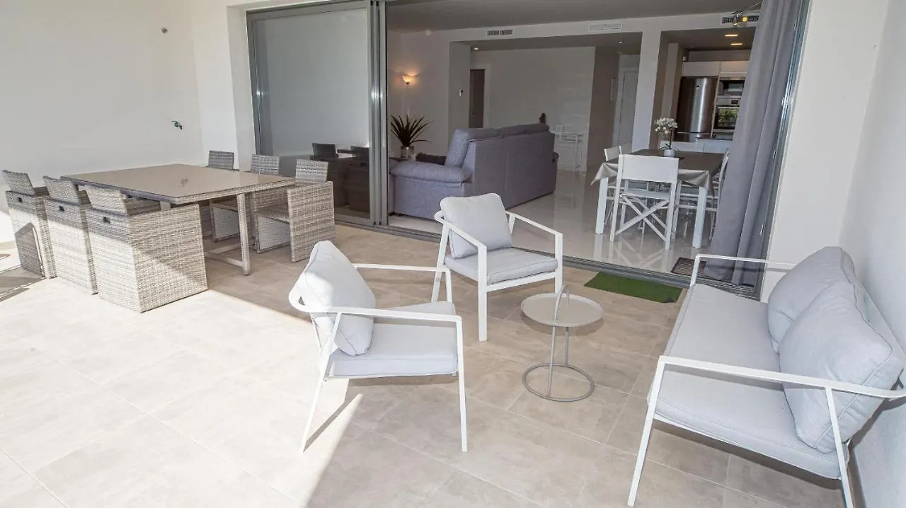 Cg7 Casares Green Apartment
